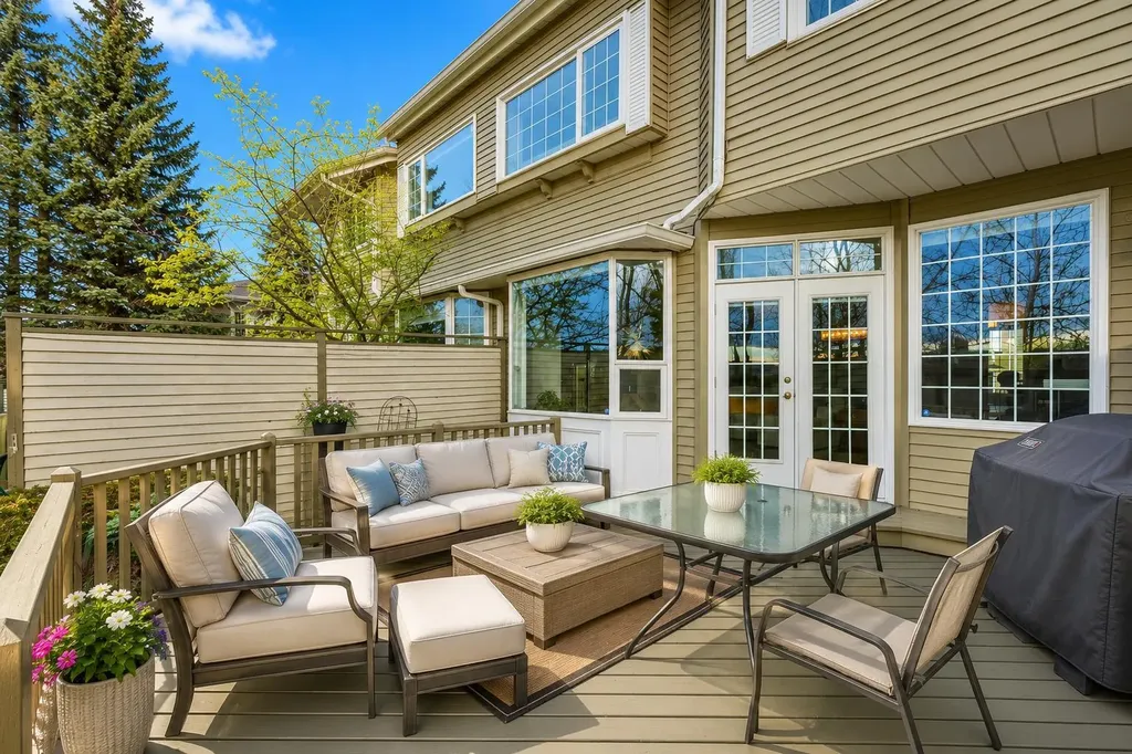 3437 42 Street NW Calgary AB T3A 2M7
