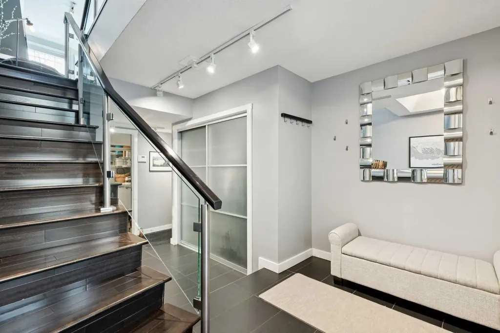 3437 42 Street NW Calgary AB T3A 2M7