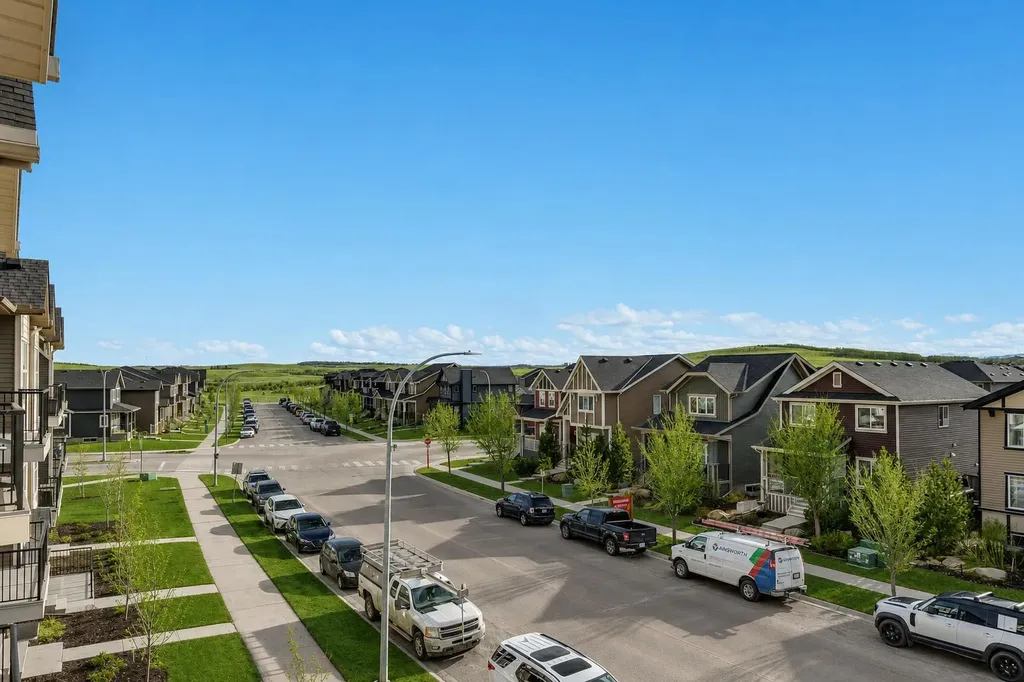 250 Fireside View Cochrane AB T4C 2M2