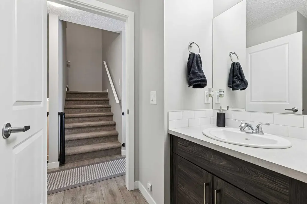 250 Fireside View Cochrane AB T4C 2M2