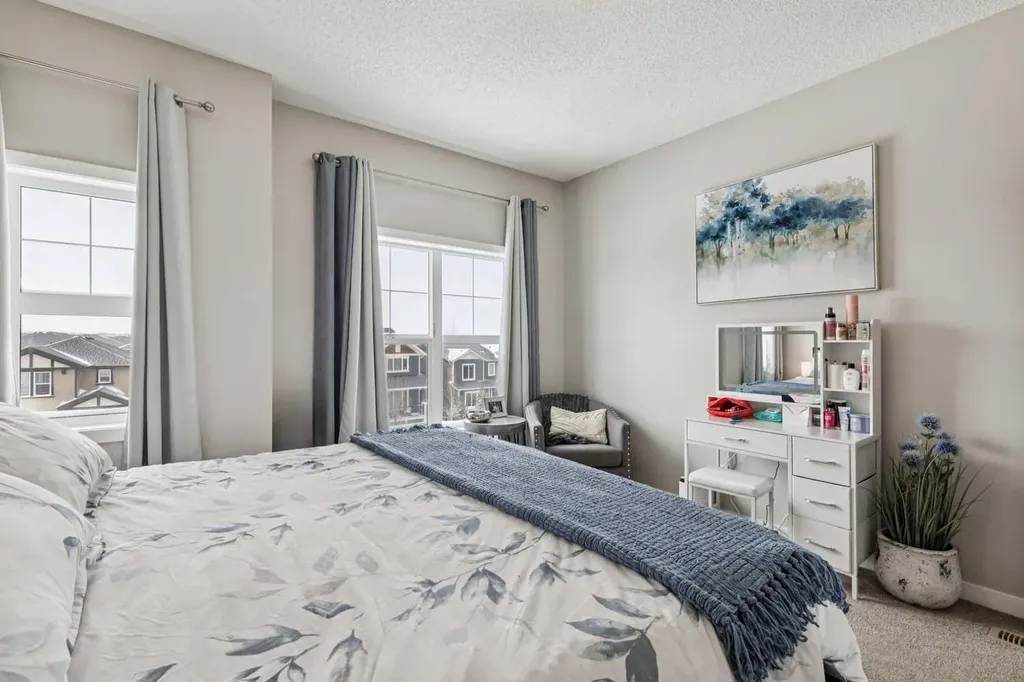 250 Fireside View Cochrane AB T4C 2M2