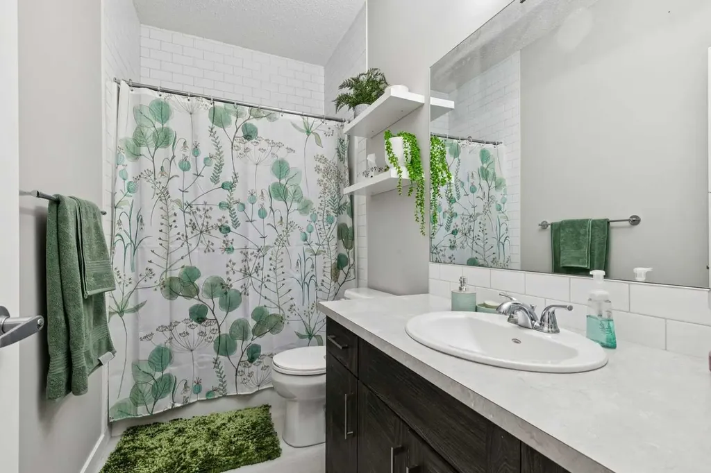 250 Fireside View Cochrane AB T4C 2M2