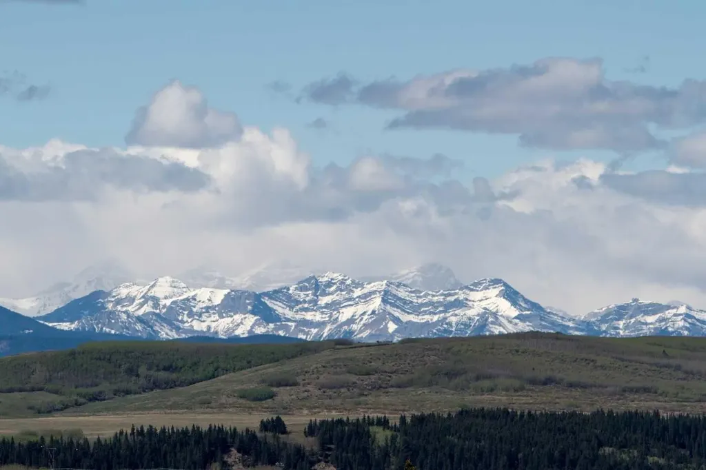 250 Fireside View Cochrane AB T4C 2M2
