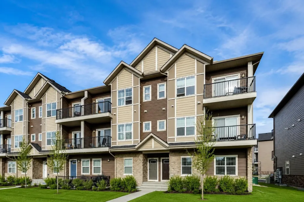 250 Fireside View Cochrane AB T4C 2M2
