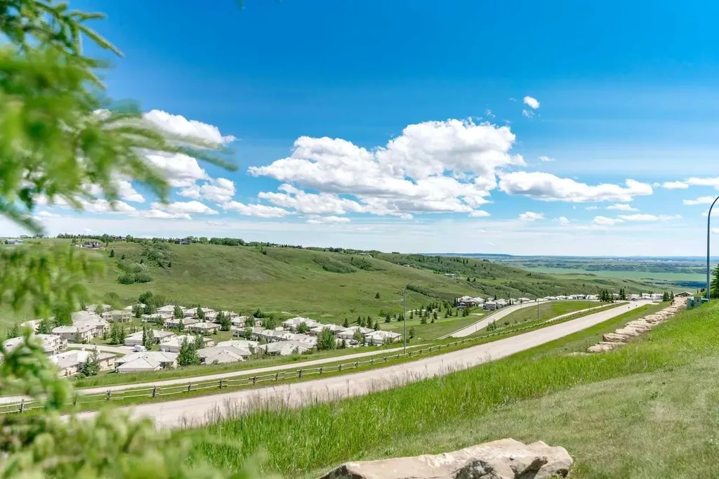 250 Fireside View Cochrane AB T4C 2M2