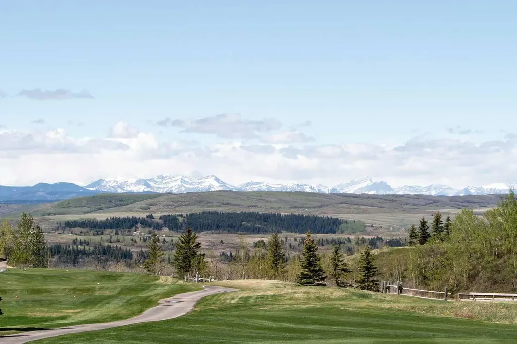 250 Fireside View Cochrane AB T4C 2M2