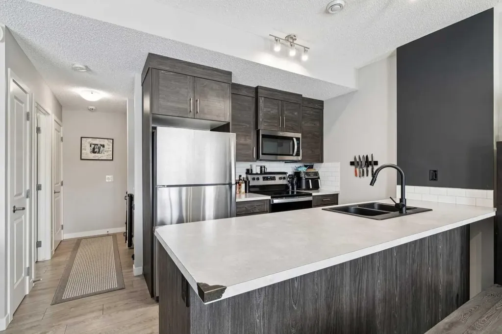 250 Fireside View Cochrane AB T4C 2M2
