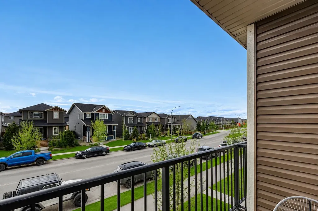 250 Fireside View Cochrane AB T4C 2M2