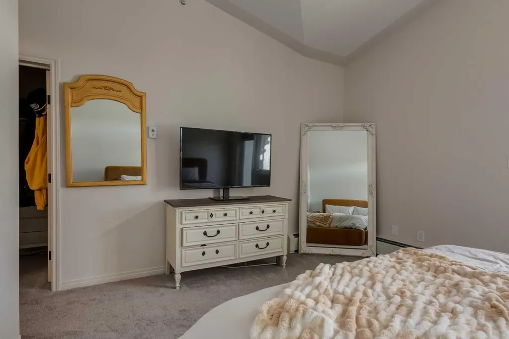 2419 Erlton Road SW Calgary AB T2S 3B5
