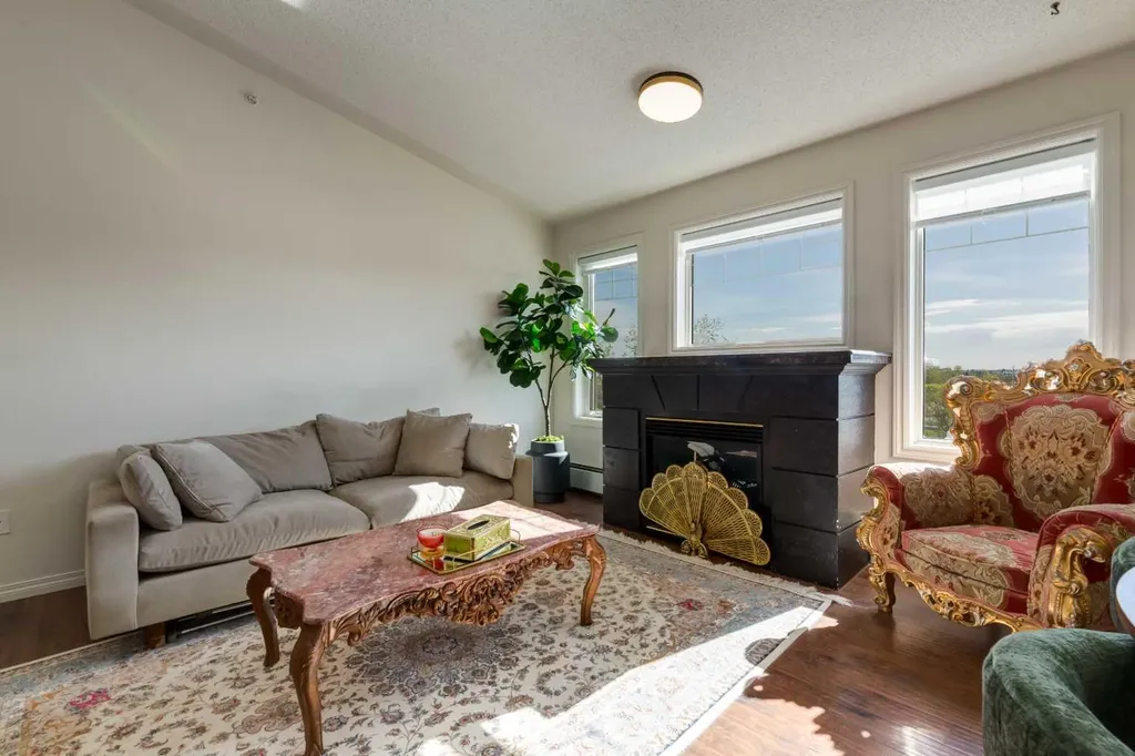 2419 Erlton Road SW Calgary AB T2S 3B5