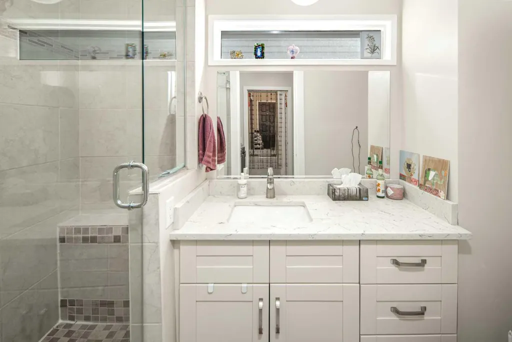 180 Woodglen Way SW Calgary AB T2W 4T3