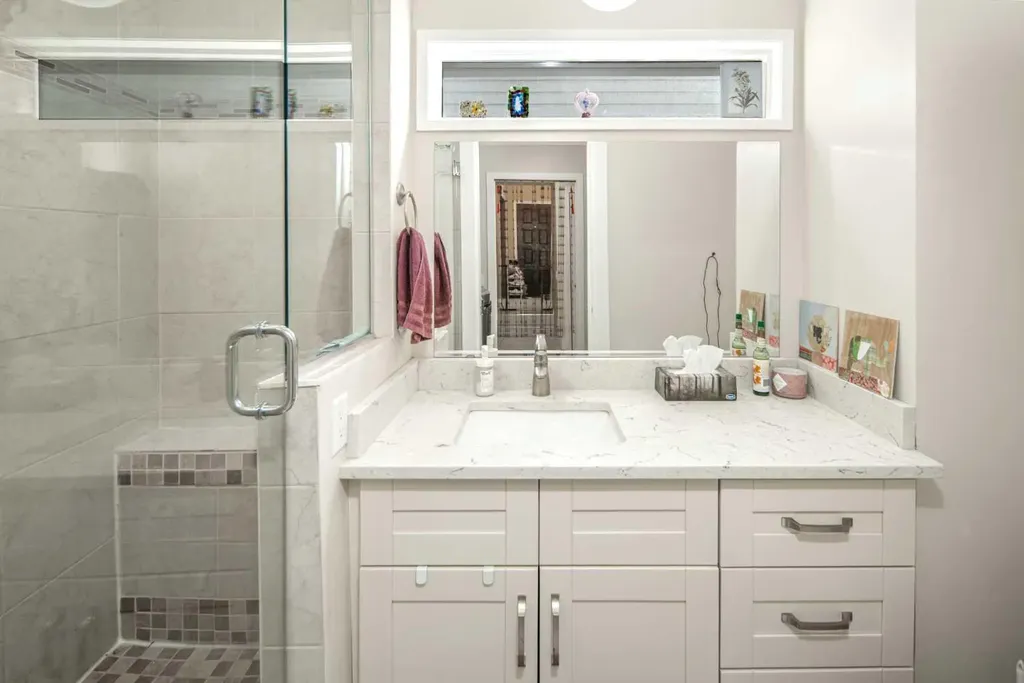 180 Woodglen Way SW Calgary AB T2W 4T3
