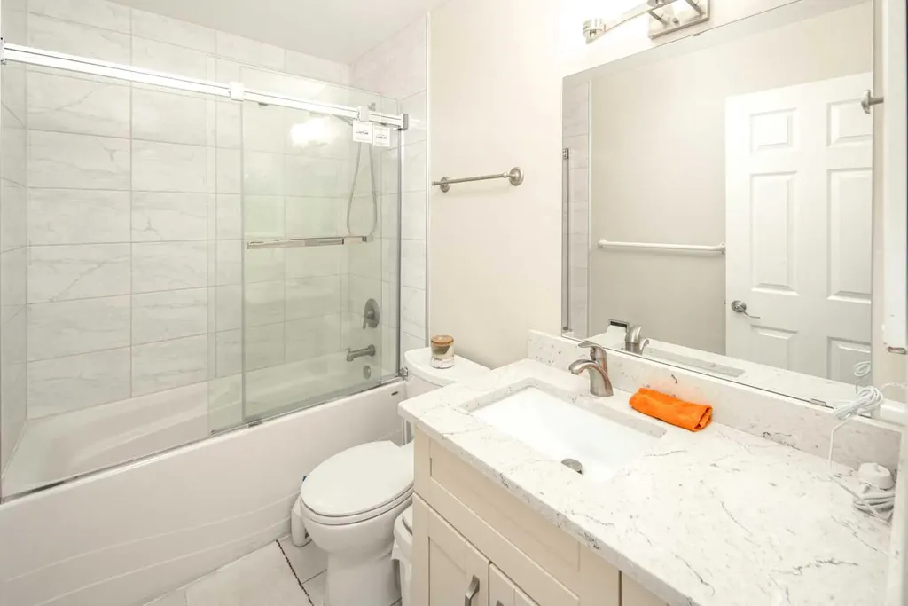 180 Woodglen Way SW Calgary AB T2W 4T3