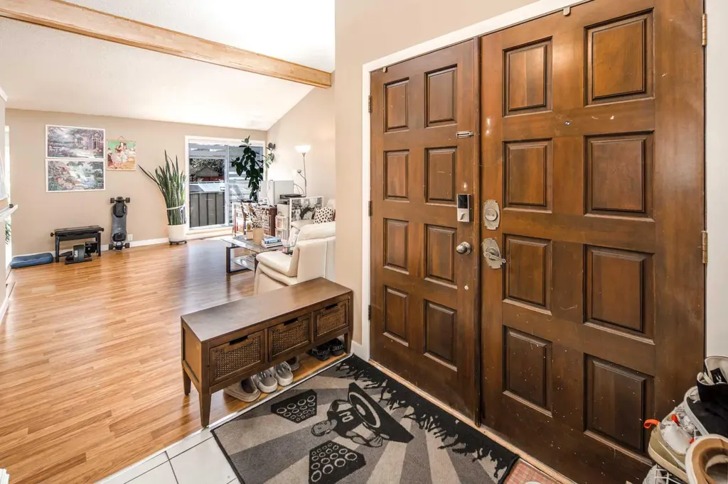 180 Woodglen Way SW Calgary AB T2W 4T3