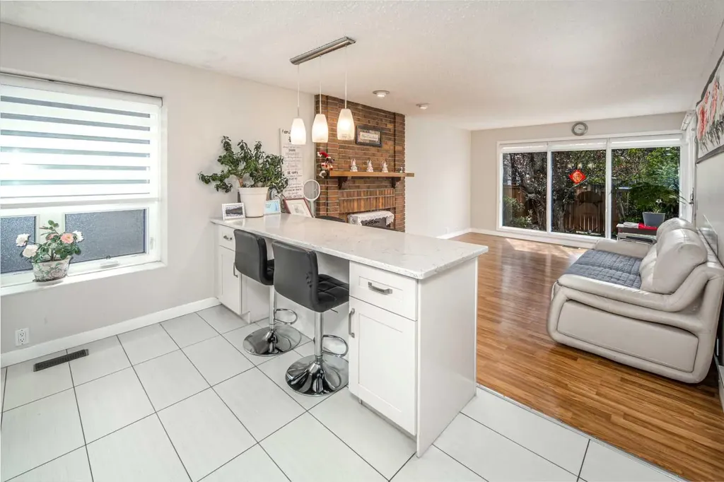180 Woodglen Way SW Calgary AB T2W 4T3