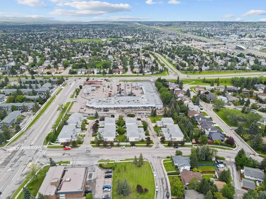 31 Silvergrove Close NW Calgary AB T3B 5R4