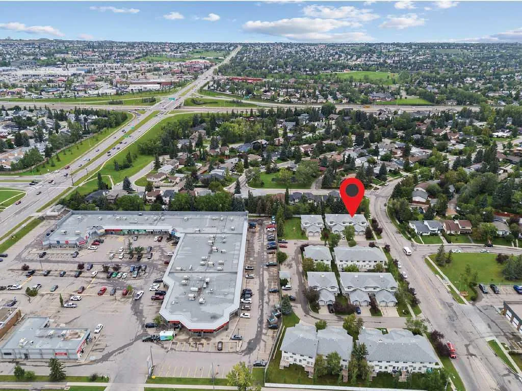 31 Silvergrove Close NW Calgary AB T3B 5R4