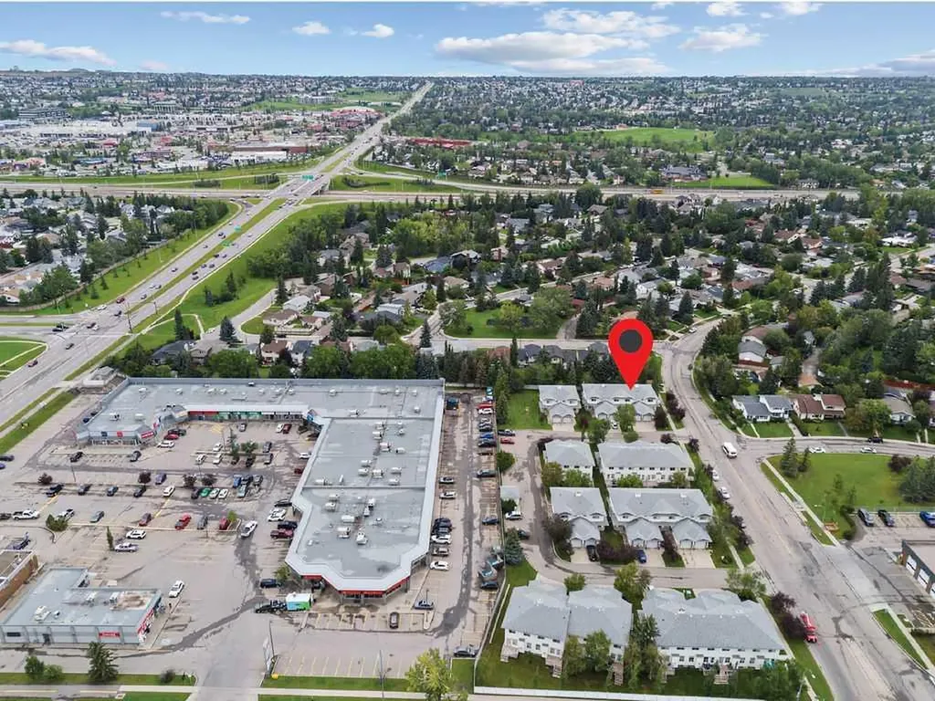 31 Silvergrove Close NW Calgary AB T3B 5R4