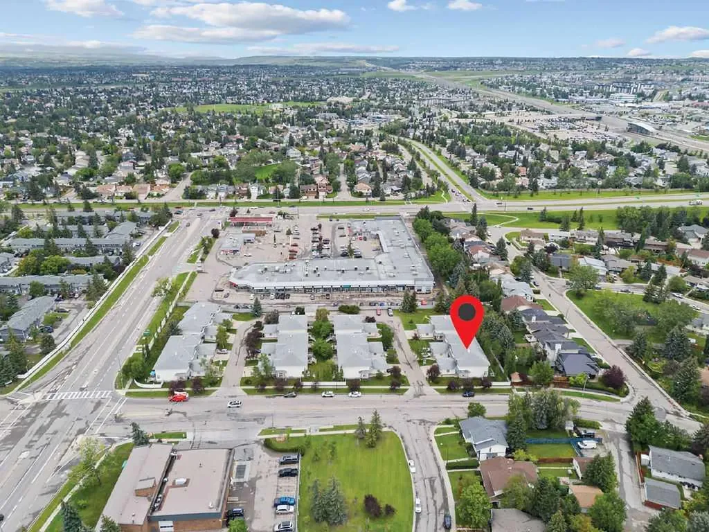 31 Silvergrove Close NW Calgary AB T3B 5R4