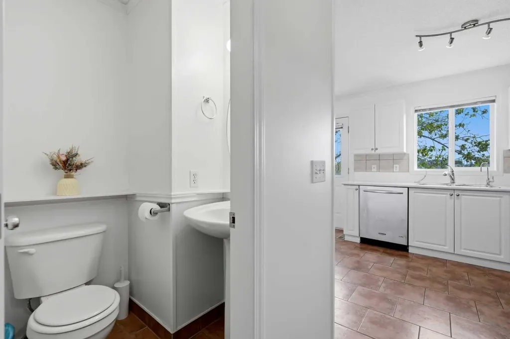 249 Citadel Point NW Calgary AB T3G 5L2