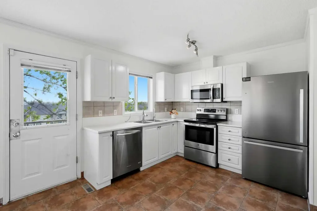249 Citadel Point NW Calgary AB T3G 5L2