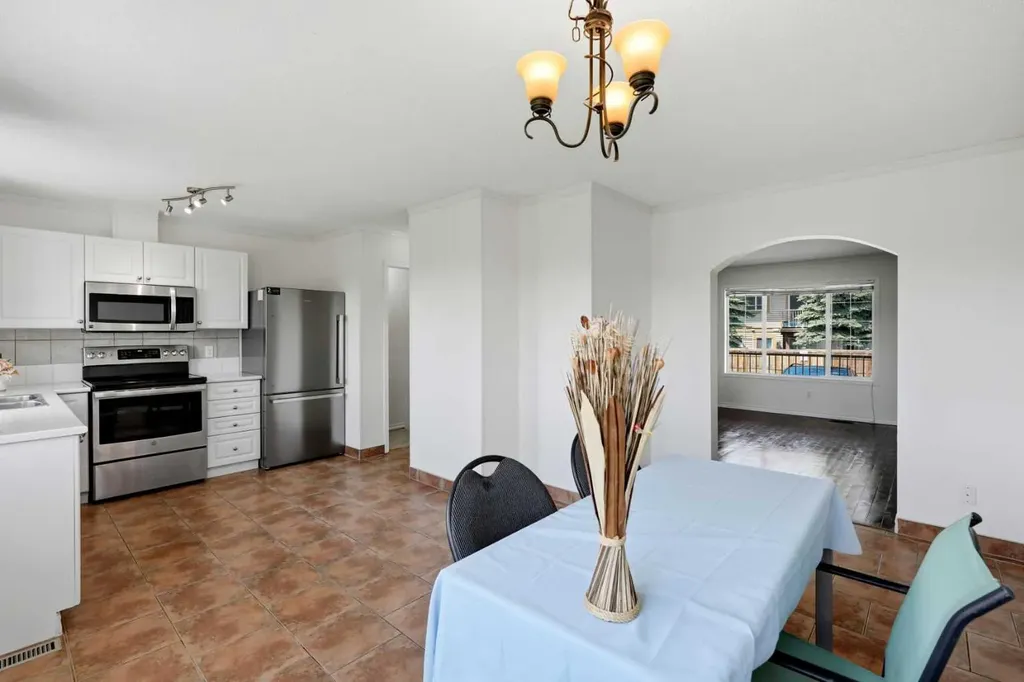 249 Citadel Point NW Calgary AB T3G 5L2