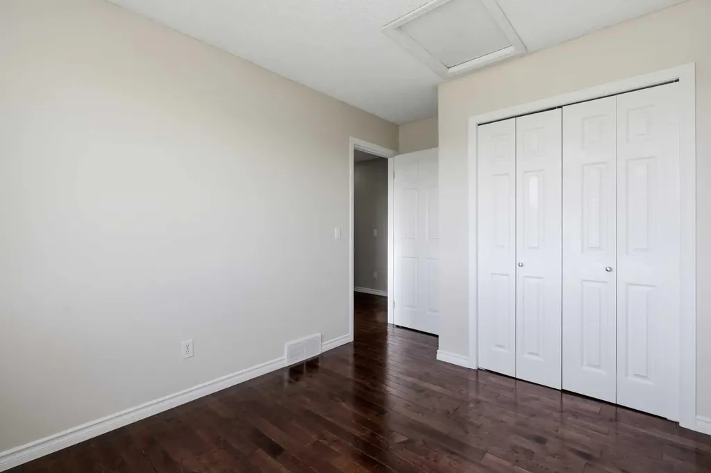 249 Citadel Point NW Calgary AB T3G 5L2
