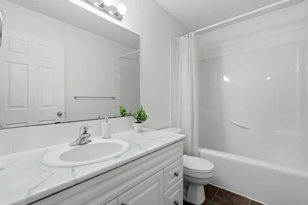 249 Citadel Point NW Calgary AB T3G 5L2