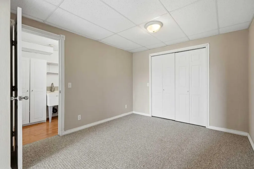 249 Citadel Point NW Calgary AB T3G 5L2