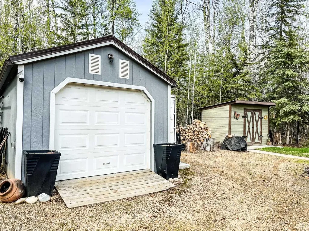 2 Key Cove 2nd Street Joussard AB T0G 1J0