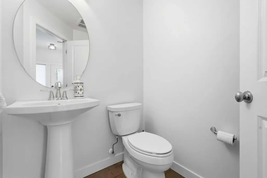 86 Cougar Ridge Landing SW Calgary AB T3H 0X8