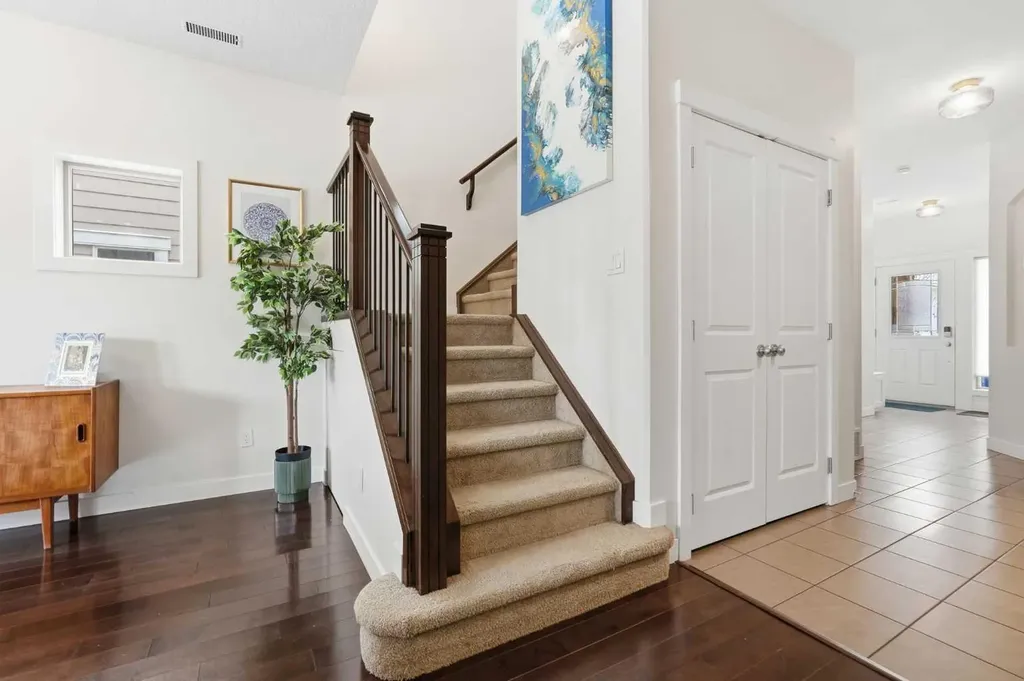 86 Cougar Ridge Landing SW Calgary AB T3H 0X8