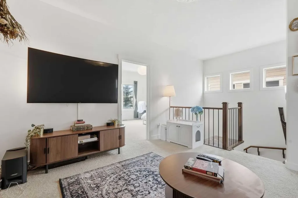 86 Cougar Ridge Landing SW Calgary AB T3H 0X8