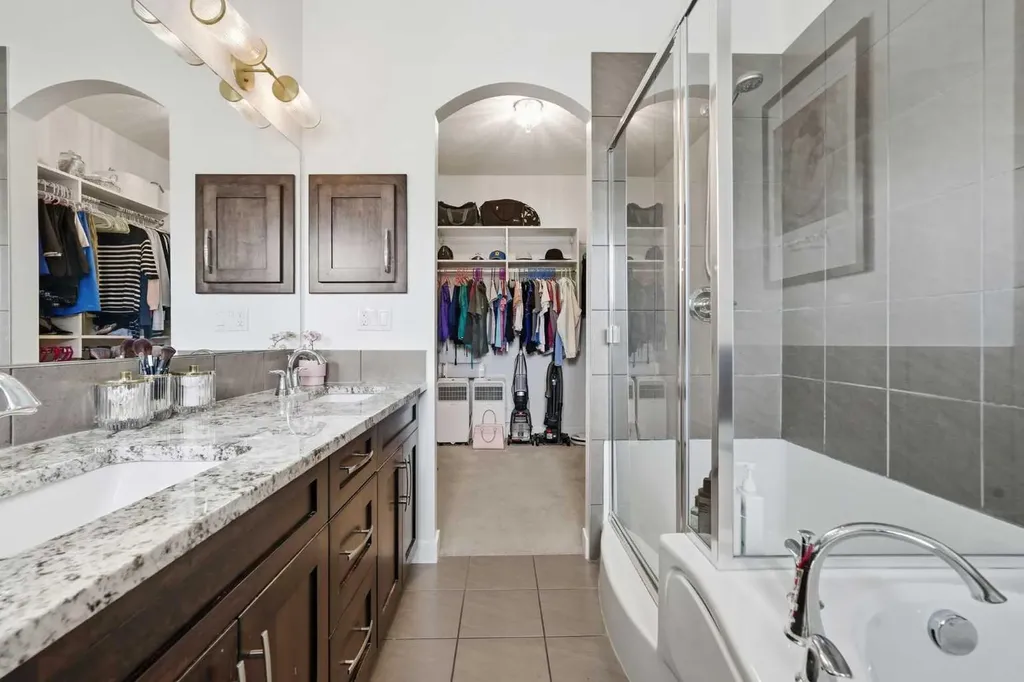86 Cougar Ridge Landing SW Calgary AB T3H 0X8