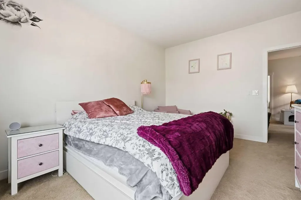 86 Cougar Ridge Landing SW Calgary AB T3H 0X8