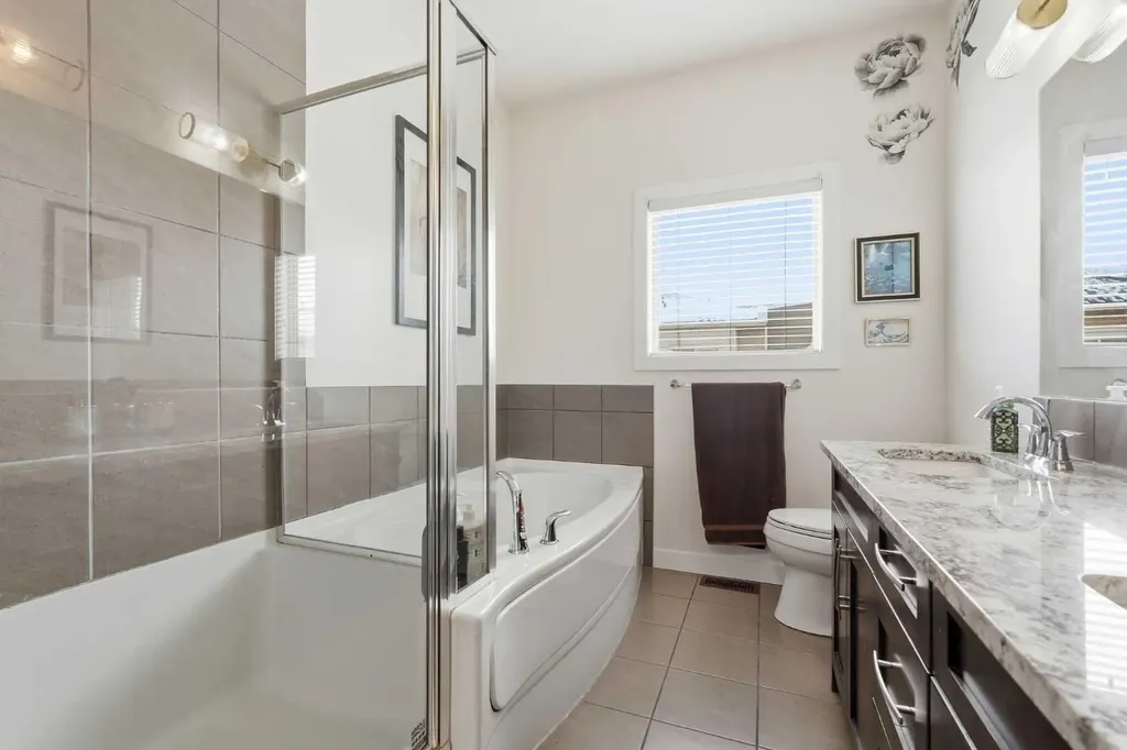 86 Cougar Ridge Landing SW Calgary AB T3H 0X8