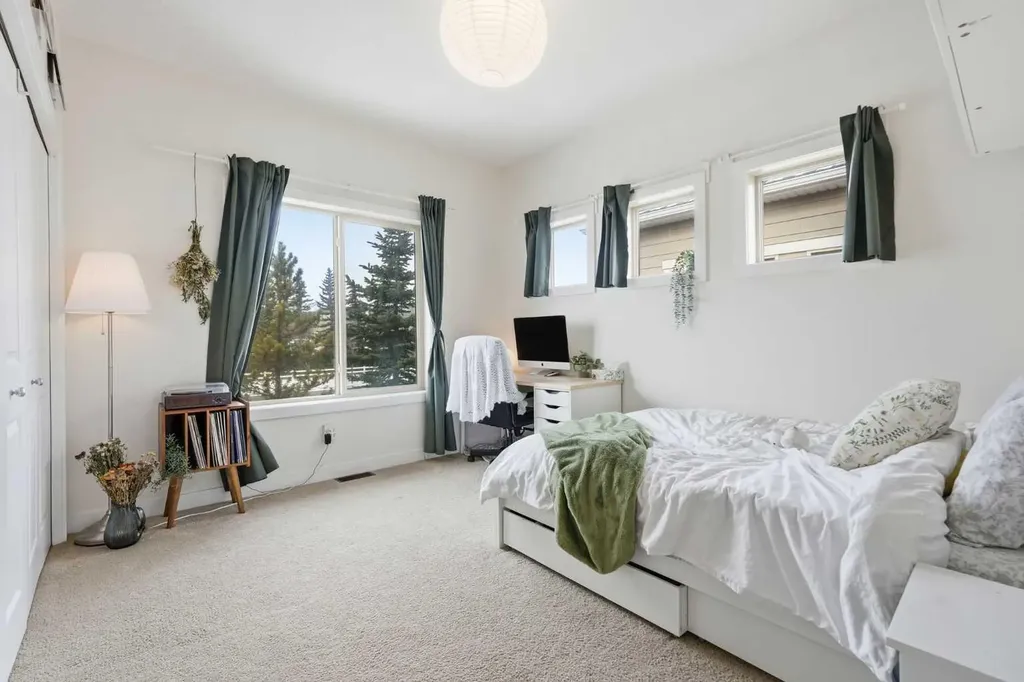 86 Cougar Ridge Landing SW Calgary AB T3H 0X8