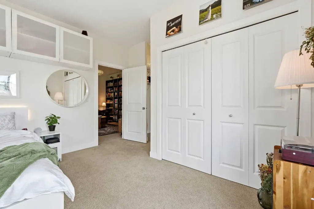 86 Cougar Ridge Landing SW Calgary AB T3H 0X8