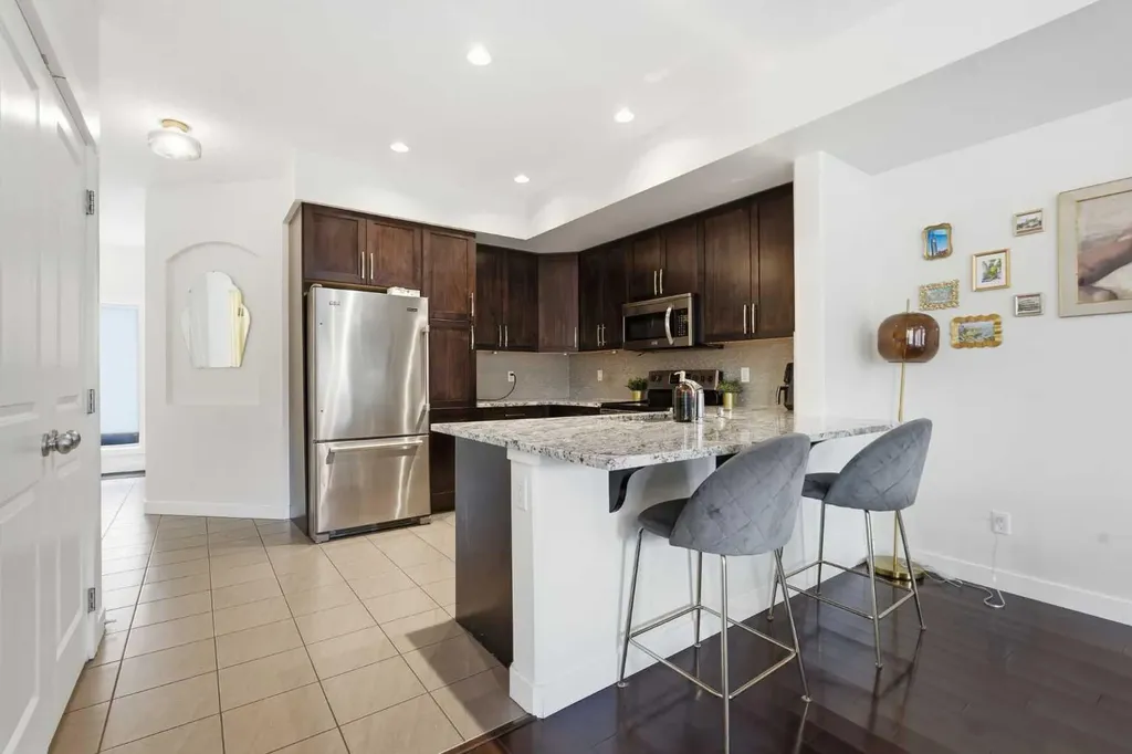 86 Cougar Ridge Landing SW Calgary AB T3H 0X8