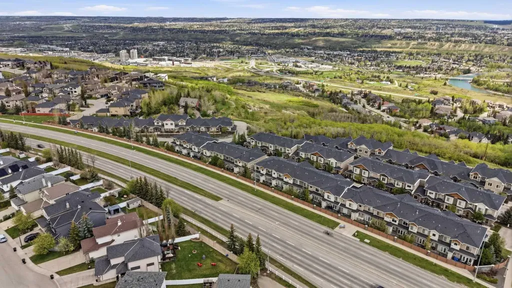 86 Cougar Ridge Landing SW Calgary AB T3H 0X8