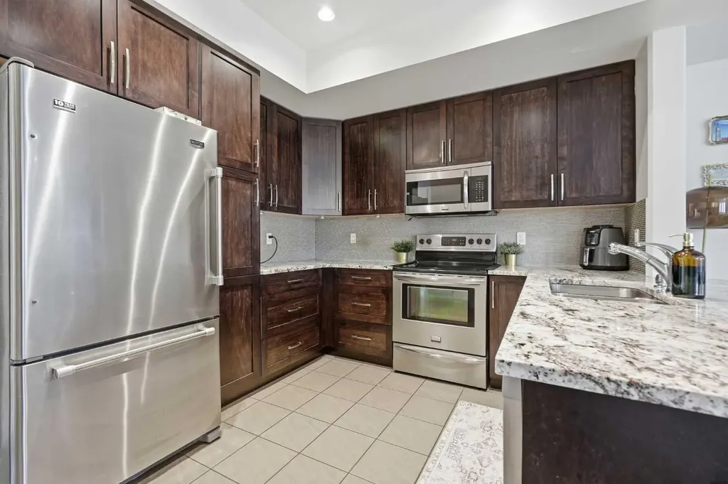 86 Cougar Ridge Landing SW Calgary AB T3H 0X8