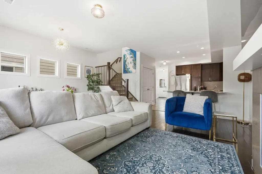 86 Cougar Ridge Landing SW Calgary AB T3H 0X8