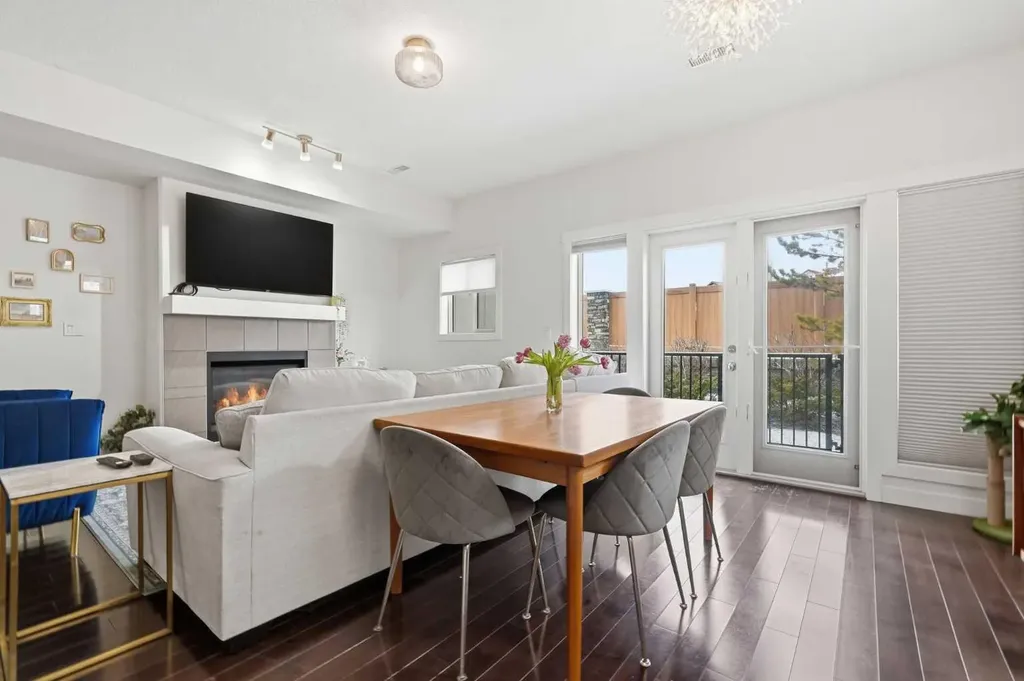 86 Cougar Ridge Landing SW Calgary AB T3H 0X8