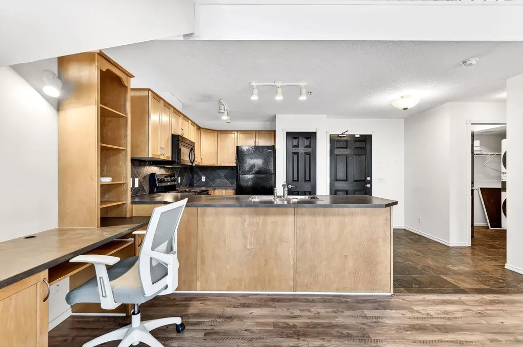 3650 Marda Link SW Calgary AB T2T 6G9