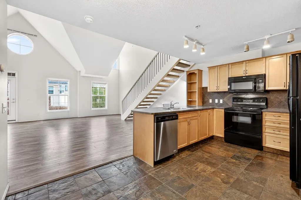3650 Marda Link SW Calgary AB T2T 6G9