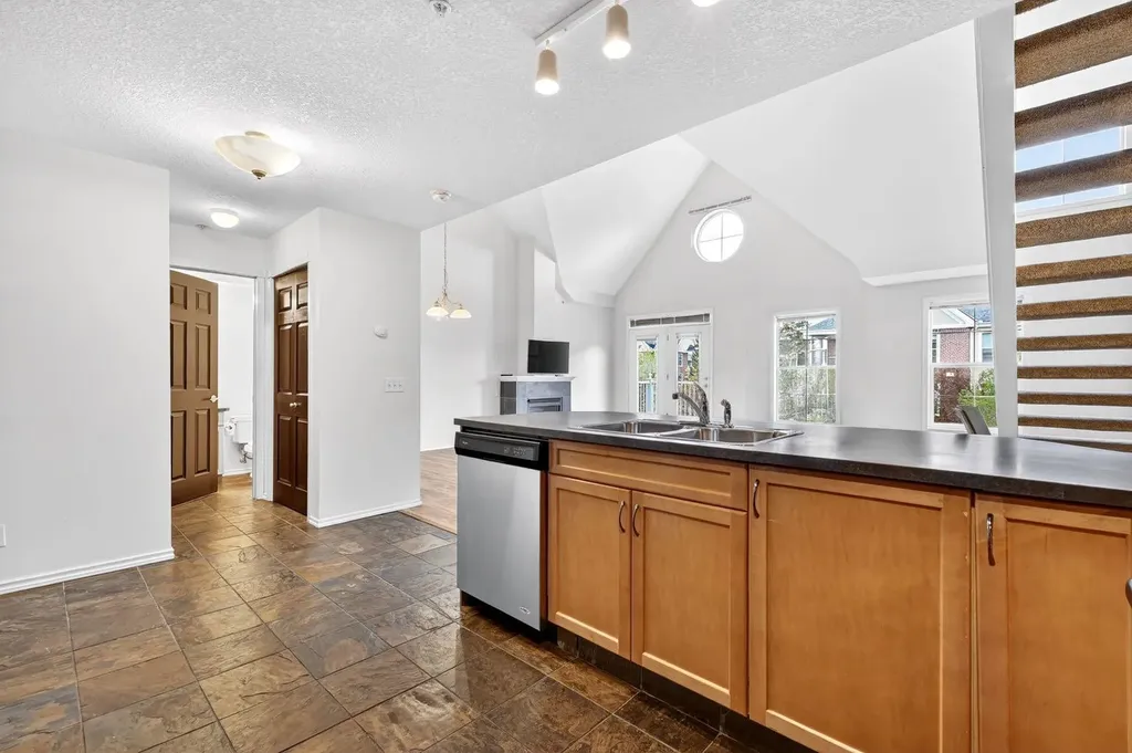 3650 Marda Link SW Calgary AB T2T 6G9