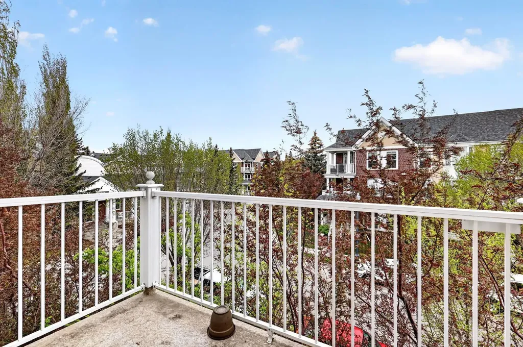 3650 Marda Link SW Calgary AB T2T 6G9