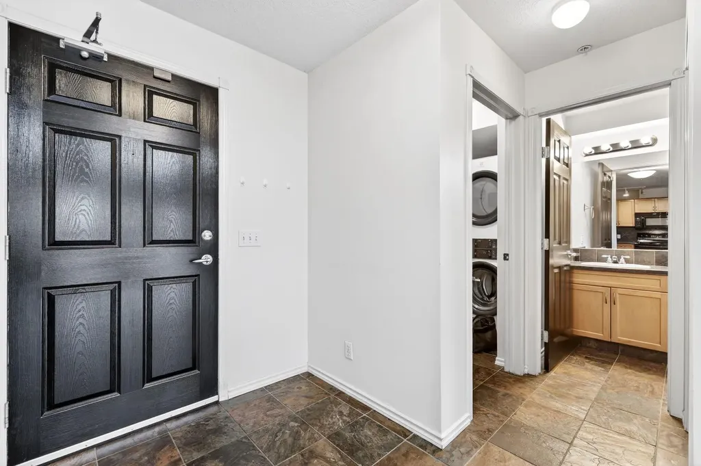 3650 Marda Link SW Calgary AB T2T 6G9