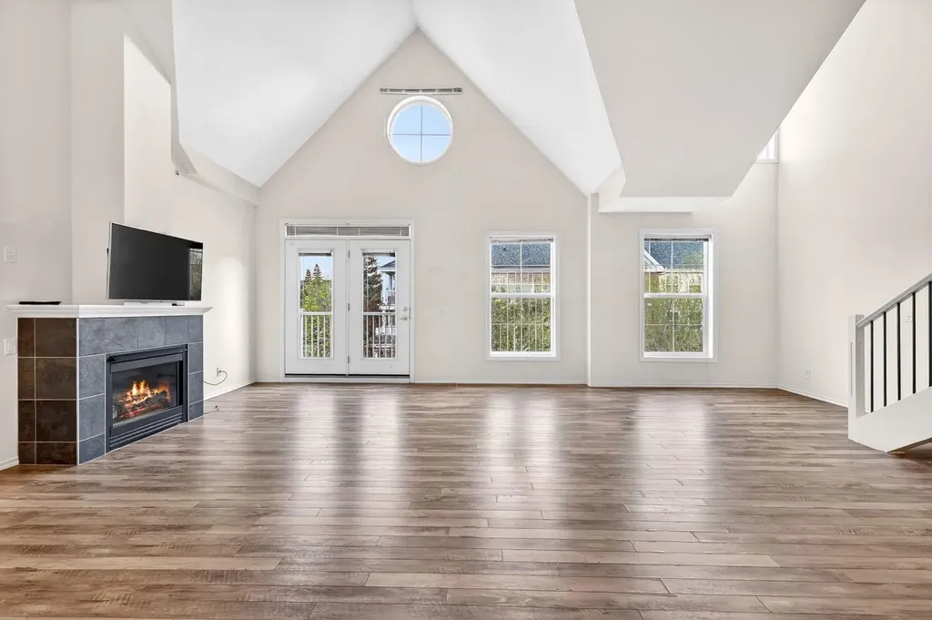 3650 Marda Link SW Calgary AB T2T 6G9