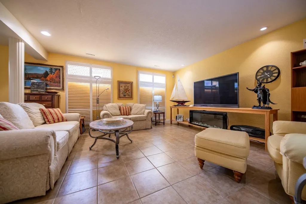 8910 122 Avenue Grande Prairie AB T8X 1P8
